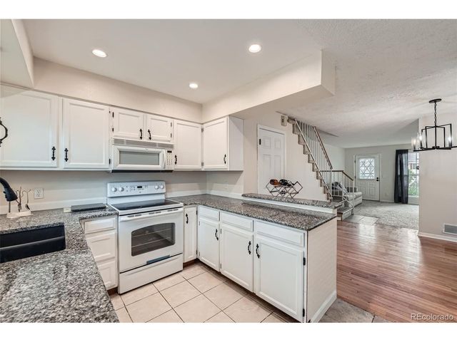 9202 W Ontario Dr, Littleton, CO 80128