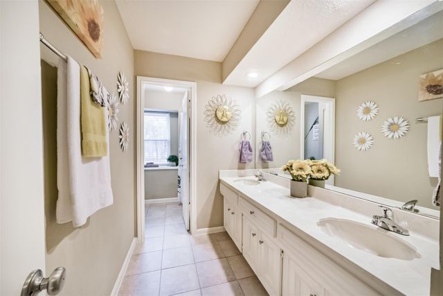 11730 Cypresswood Drive, Houston, TX 77070