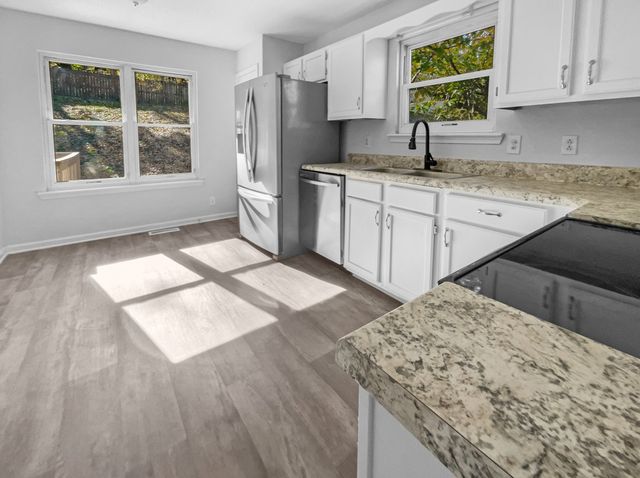 152 Whitehall Dr, Clarksville, TN 37042