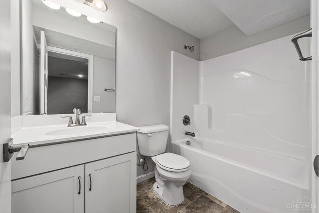 2143 Pine Valley Drive, Hamilton, OH 45013