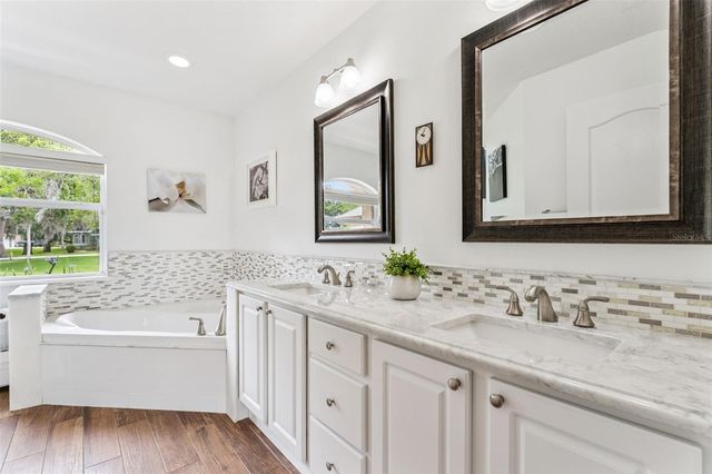 5203 HAMMOCK POINTE COURT, St Cloud, FL 34771