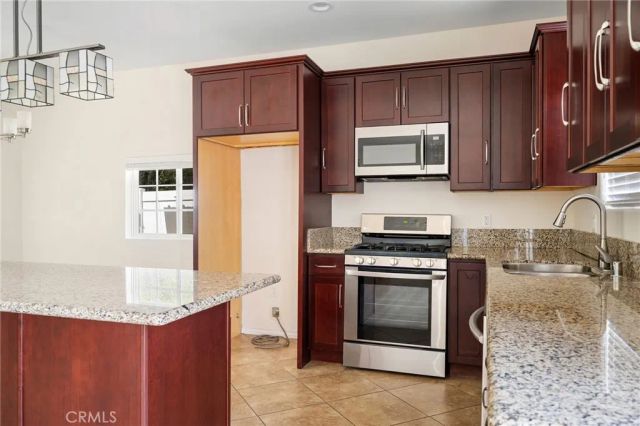 9814 Noble Avenue, North Hills, CA 91343