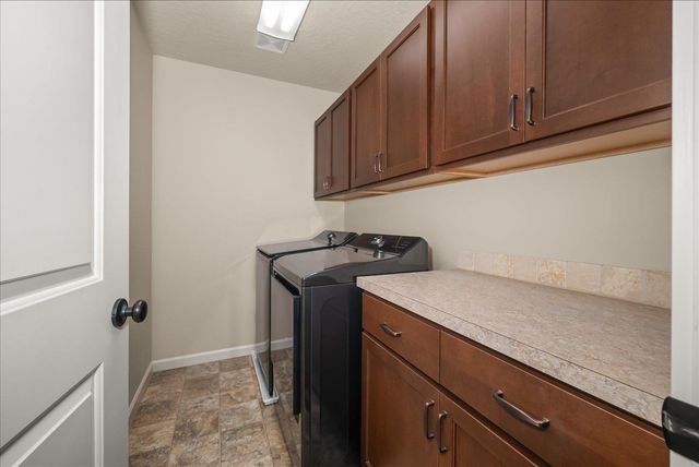 5503 S Oakridge Dr, Spokane, WA 99224