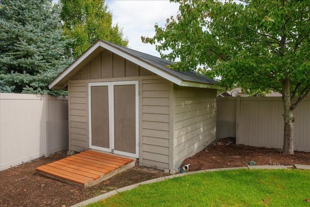 5503 S Oakridge Dr, Spokane, WA 99224