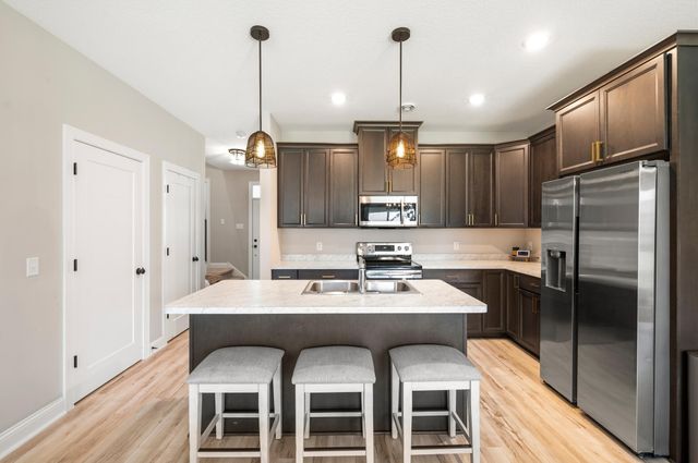 1520 Southpoint Drive, Hudson, WI 54016
