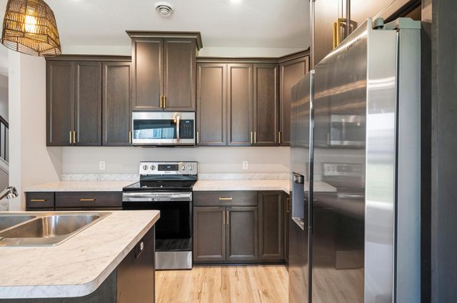 1520 Southpoint Drive, Hudson, WI 54016