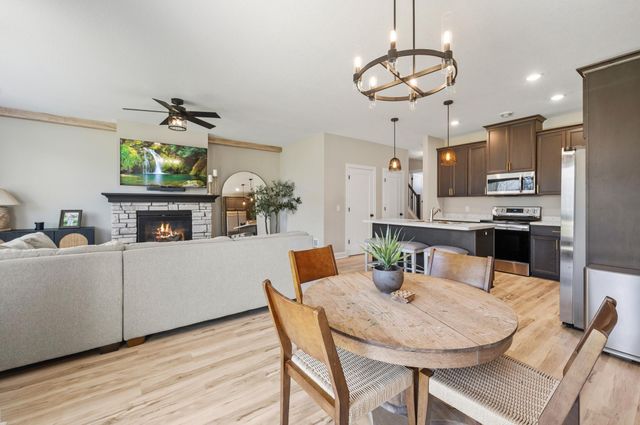 1520 Southpoint Drive, Hudson, WI 54016