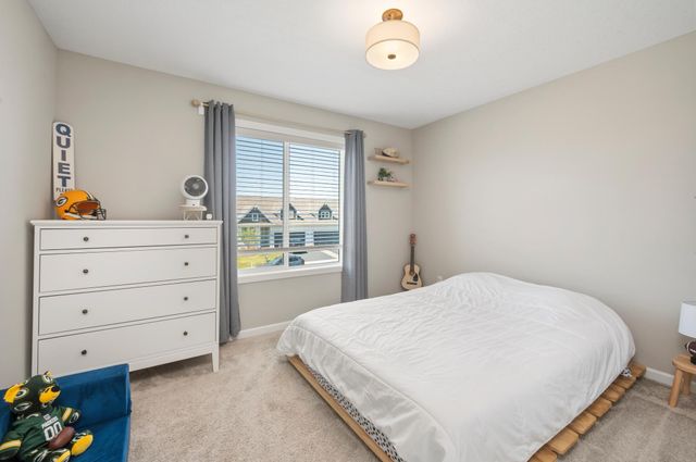 1520 Southpoint Drive, Hudson, WI 54016