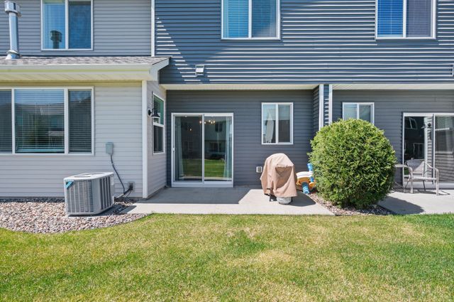 1520 Southpoint Drive, Hudson, WI 54016