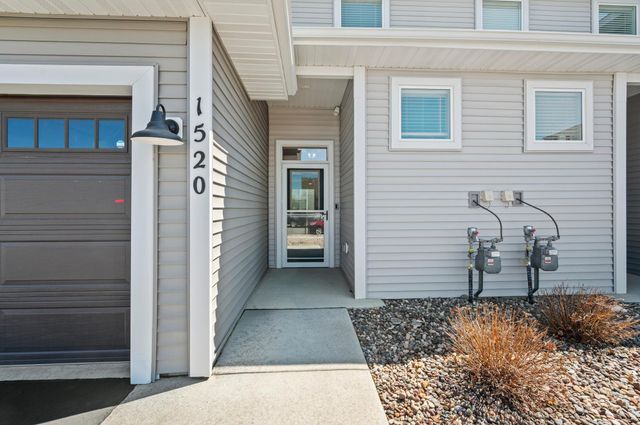 1520 Southpoint Drive, Hudson, WI 54016