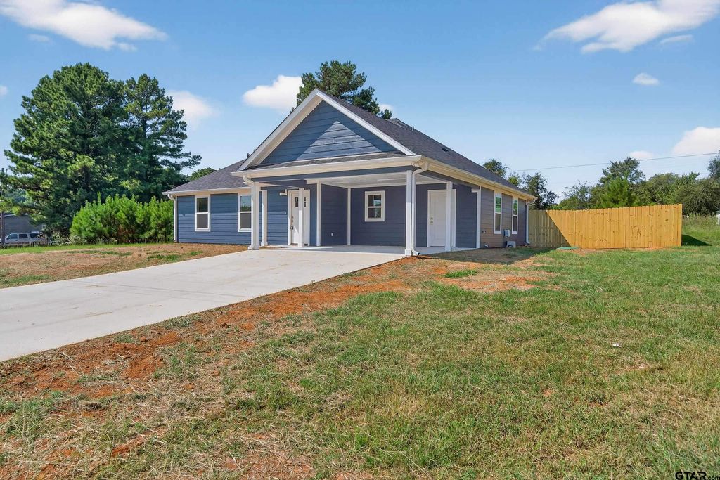 281 Balmorea Drive, Bullard, TX 75757