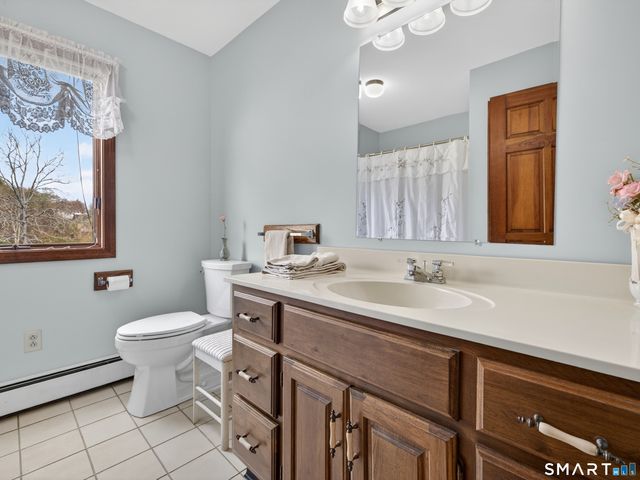 14 Bradford Road, Stonington, CT 06378
