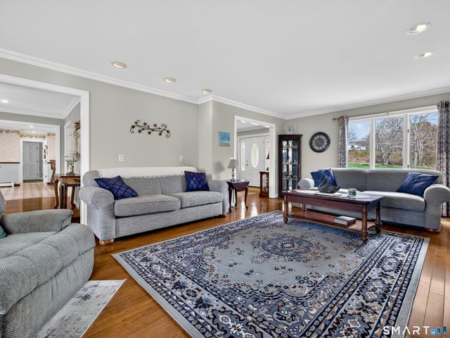 14 Bradford Road, Stonington, CT 06378