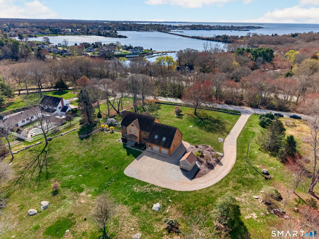 14 Bradford Road, Stonington, CT 06378