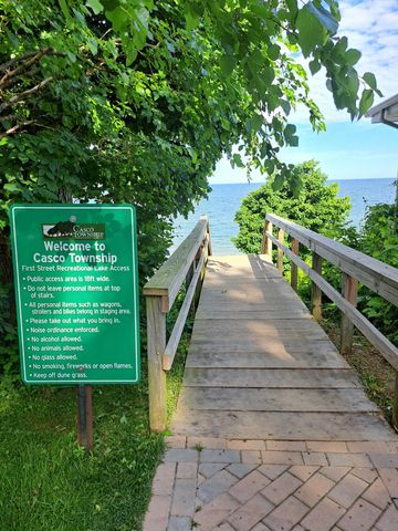 70 Euclid Street, South Haven, MI 49090