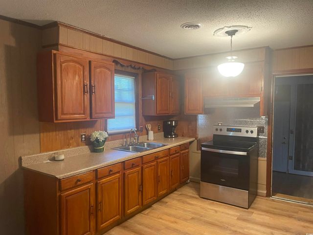 704 W Alder St., Andrews, SC 29510