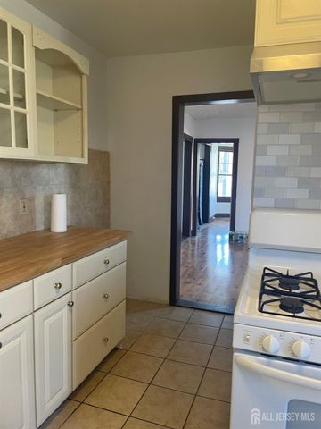 638 bound brook Road A, Dunellen, NJ 08812