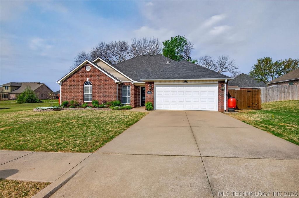 1909 Richmond Drive, Bartlesville, OK 74006