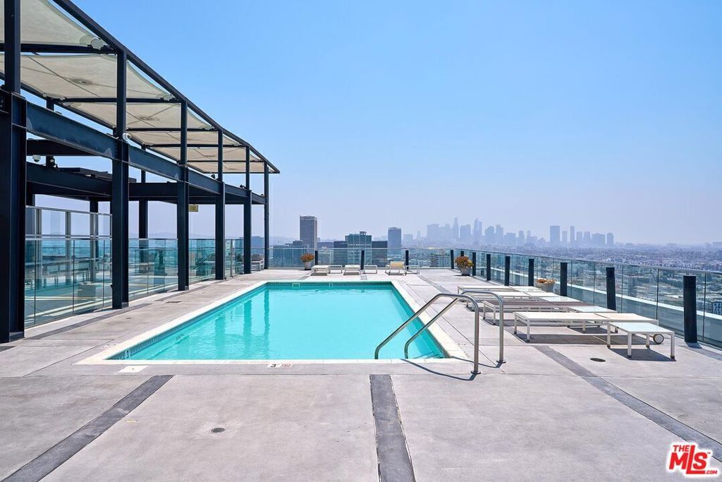 Image 26 of property listing at 3810 Wilshire Boulevard 408, Los Angeles, CA 90010