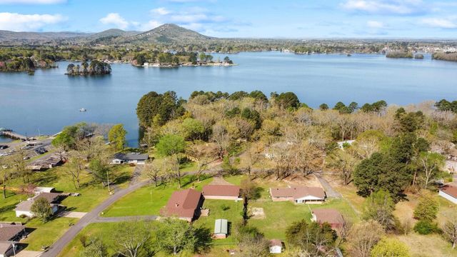 515 Beachview Circle, Hot Springs, AR 71913