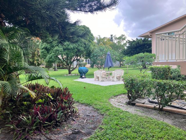 32 Salisbury B, West Palm Beach, FL 33417