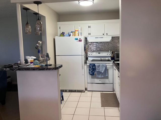 32 Salisbury B, West Palm Beach, FL 33417