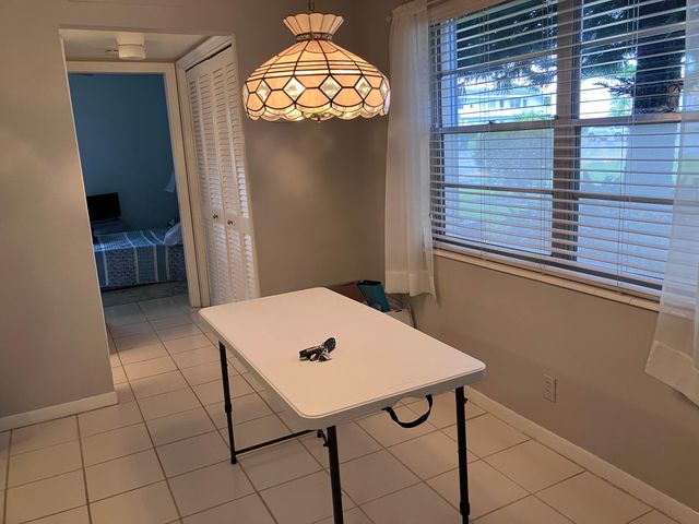 32 Salisbury B, West Palm Beach, FL 33417