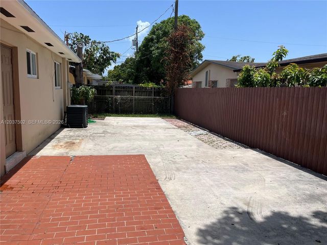 1200 SW 31st Avenue, Miami, FL 33135
