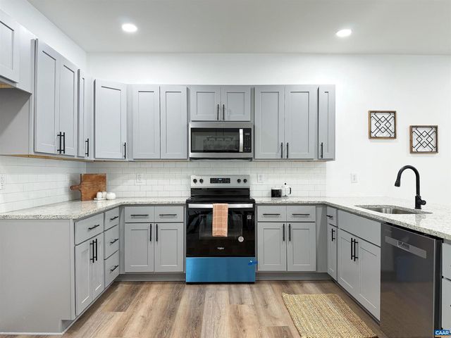 197 SLATE RIVER TRL, Arvonia, VA 23004