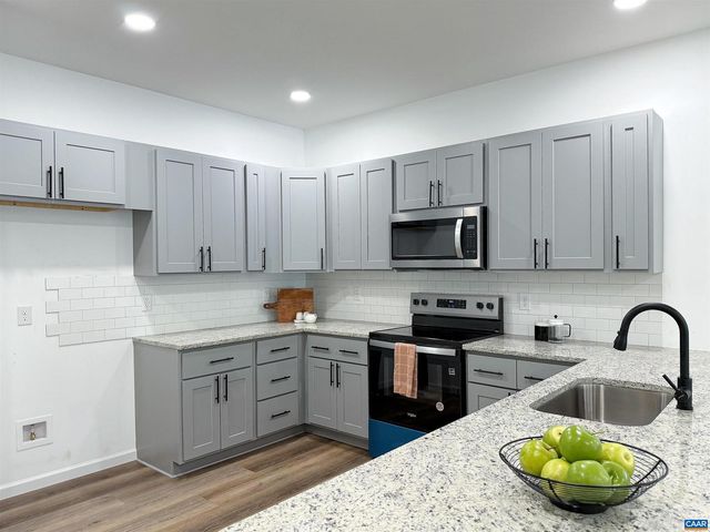 197 SLATE RIVER TRL, Arvonia, VA 23004