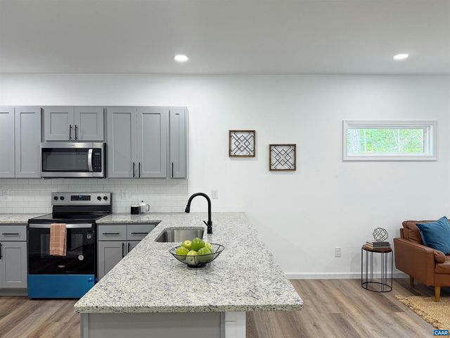 197 SLATE RIVER TRL, Arvonia, VA 23004