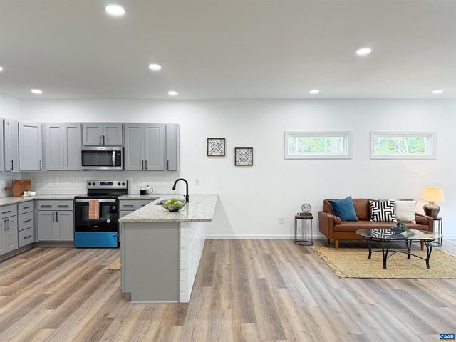 197 SLATE RIVER TRL, Arvonia, VA 23004