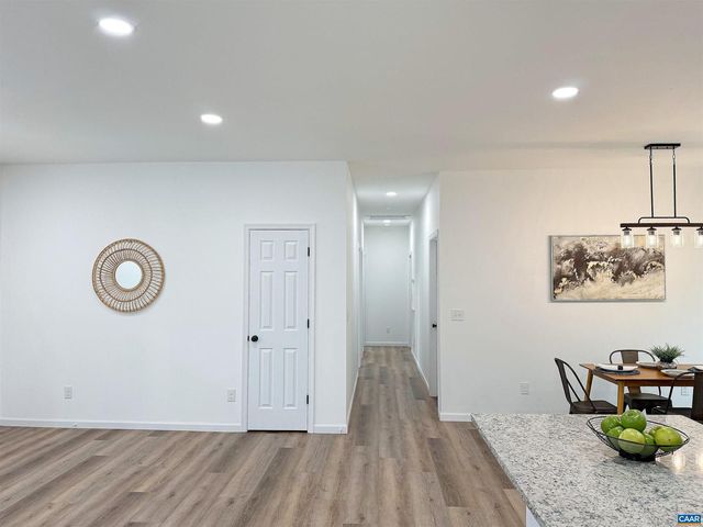 197 SLATE RIVER TRL, Arvonia, VA 23004