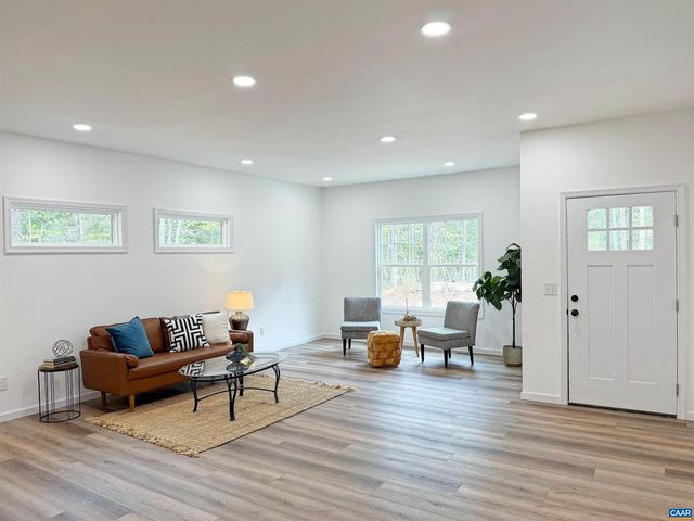 197 SLATE RIVER TRL, Arvonia, VA 23004