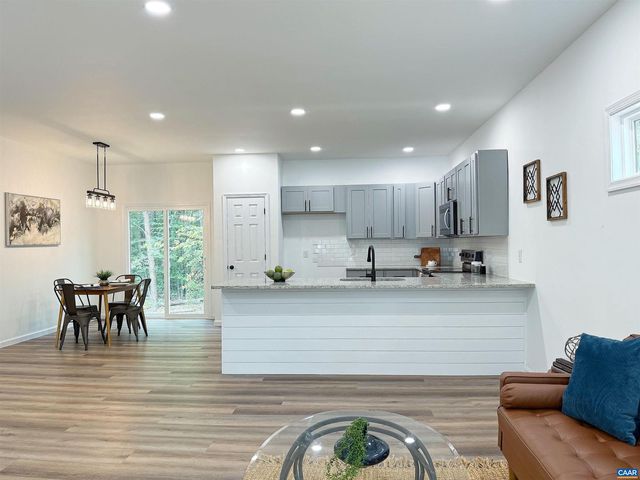 197 SLATE RIVER TRL, Arvonia, VA 23004