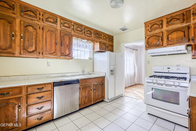 3131 NASHVILLE Avenue, El Paso, TX 79930