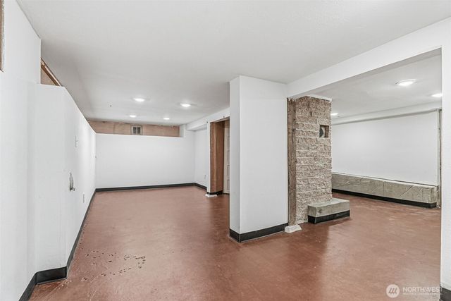 406 N 19th Ave, Kelso, WA 98626