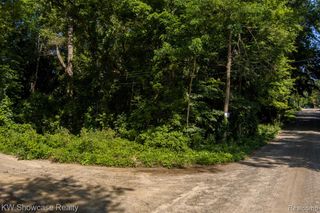 0000 Holmes Roa Holmes Road, White Lake, MI 48386