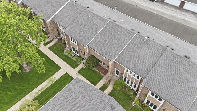 20 Ottawa Court, Justice, IL 60458