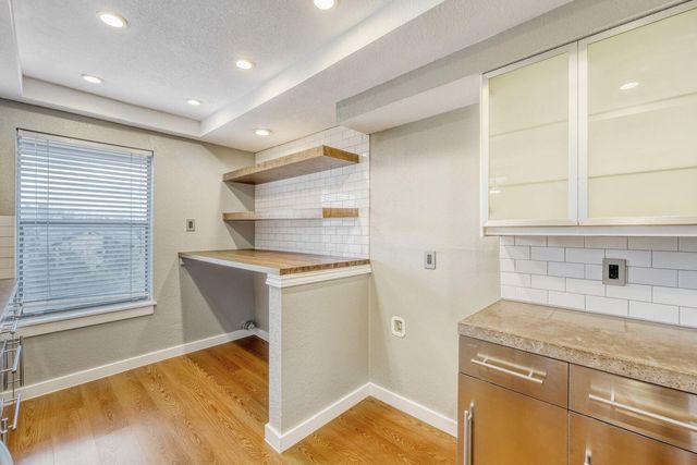 8200 Neely DR 214, Austin, TX 78759