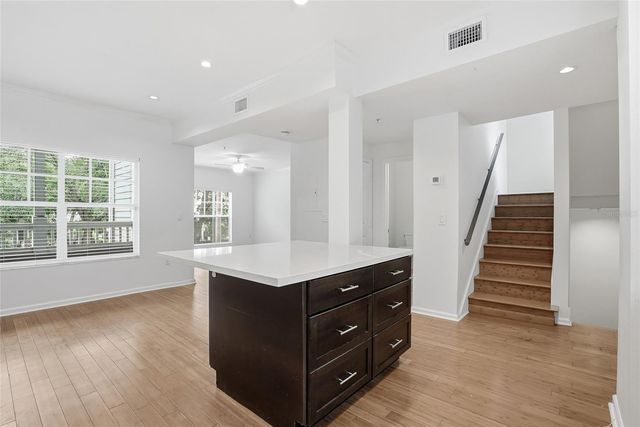 809 S OREGON AVENUE B, Tampa, FL 33606