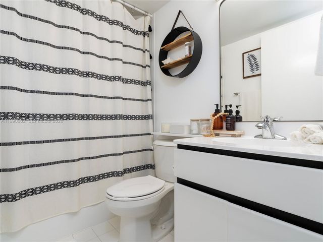 6767 Collins Ave 1704, Miami Beach, FL 33141