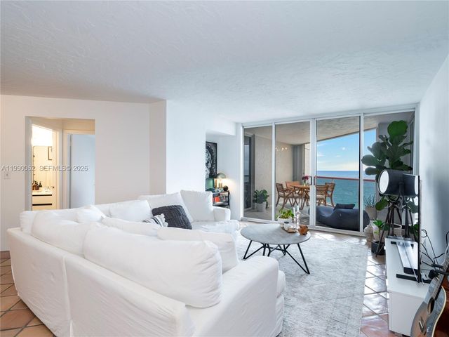 6767 Collins Ave 1704, Miami Beach, FL 33141
