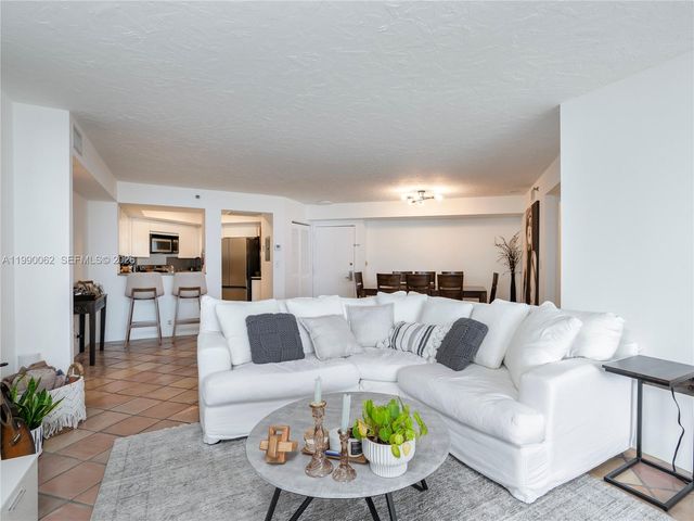 6767 Collins Ave 1704, Miami Beach, FL 33141