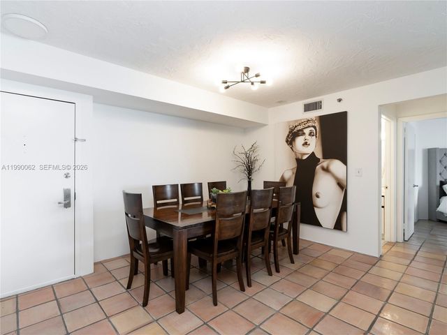 6767 Collins Ave 1704, Miami Beach, FL 33141