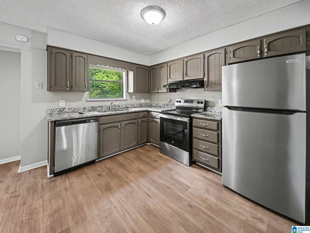 300 VARDEN HILL DRIVE, Birmingham, AL 35214