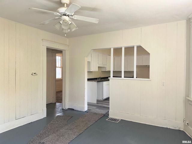 313 CASTLETON Avenue, Mt Vernon, IL 62864