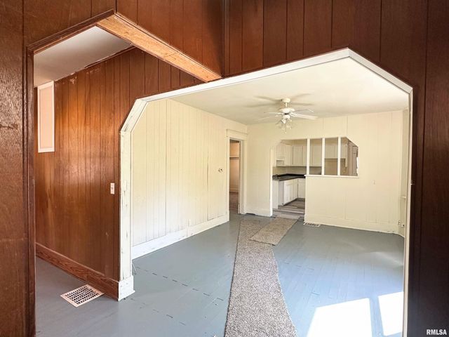 313 CASTLETON Avenue, Mt Vernon, IL 62864