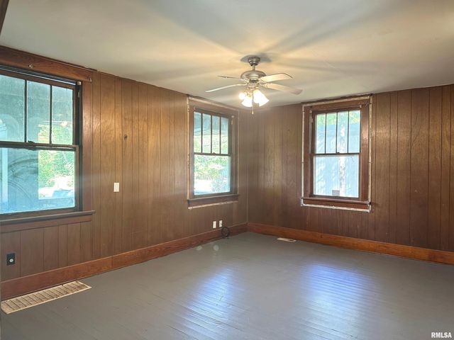 313 CASTLETON Avenue, Mt Vernon, IL 62864