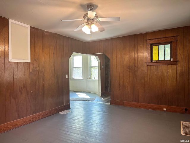 313 CASTLETON Avenue, Mt Vernon, IL 62864